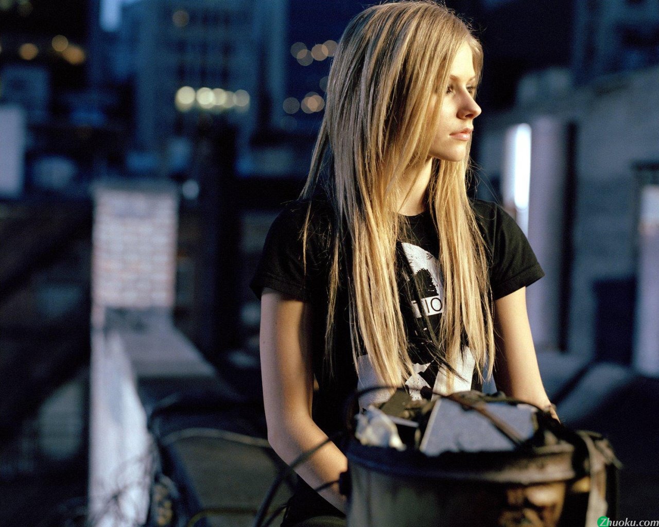 壁纸1600×1200艾薇儿 Avril Lavigne 壁纸105壁纸,艾薇儿 Avril Lavigne壁纸图片-明星壁纸-明星图片素材-桌面壁纸