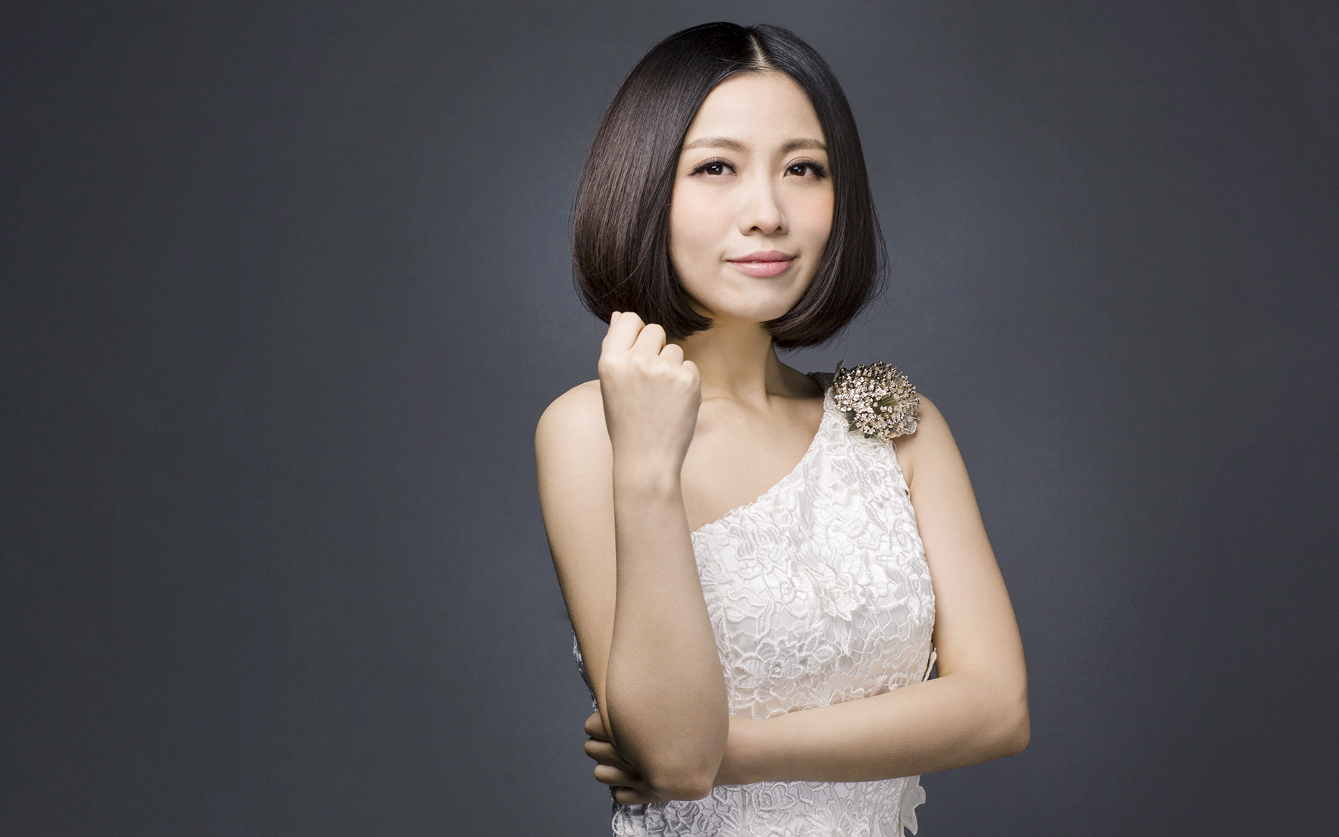 纪念中国歌手姚贝娜高清桌面壁纸预览 | 10wallpaper.com